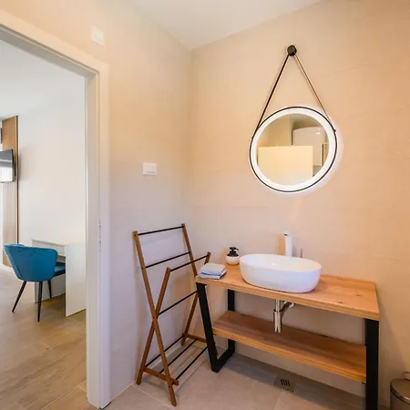 Hébergement de vacances Zvonimir By Interhome Sreser